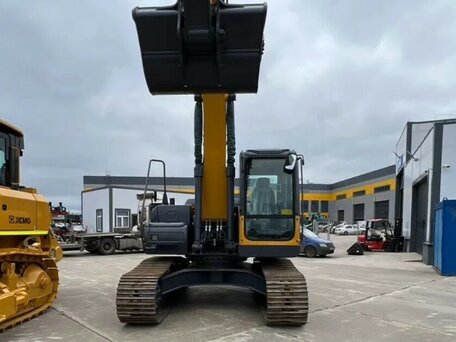 2023 XCMG XE215C, золотистый, 8950000 рублей, вид 4