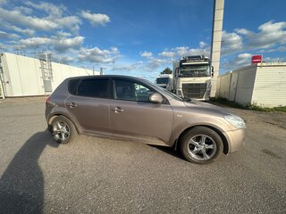 2009 Kia Ceed I, бежевый, 620000 рублей, вид 4