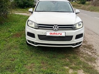 2012 Volkswagen Touareg II, белый, 3000000 рублей, вид 1