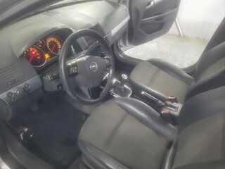 2011 Opel Astra H Рестайлинг, серебристый, 600000 рублей, вид 5