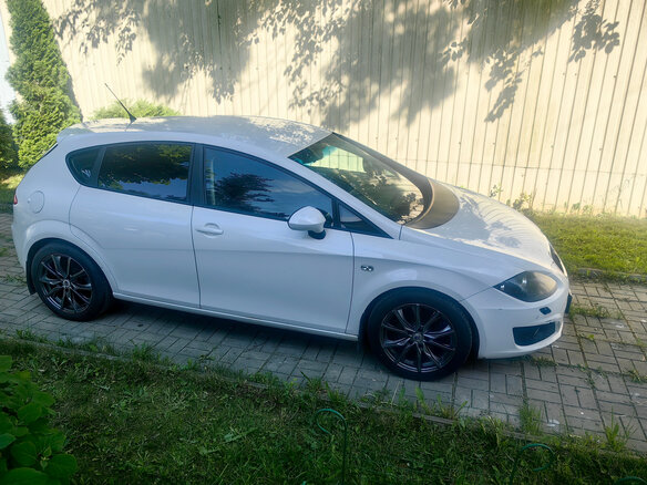 2010 SEAT Leon II Рестайлинг, белый, 535000 рублей