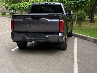 2023 Toyota Tundra CrewMax III, серый, 7500000 рублей, вид 1