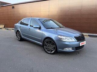 2009 Skoda Octavia DSG7 II (A5) Рестайлинг, серый, 700000 рублей, вид 2