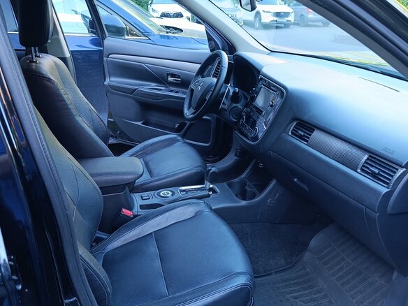 2013 Mitsubishi Outlander III, чёрный - вид 8