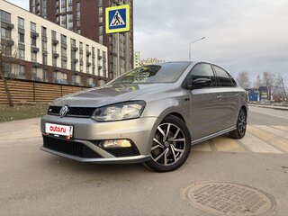 2018 Volkswagen Polo V Рестайлинг, серебристый, 1300000 рублей, вид 1