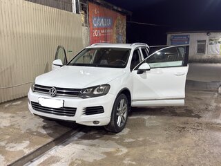2012 Volkswagen Touareg II, белый, 2350000 рублей, вид 1