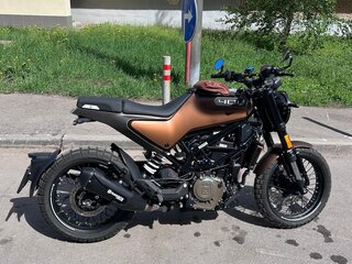 2023 Husqvarna Svartpilen 401, коричневый, 660000 рублей, вид 1
