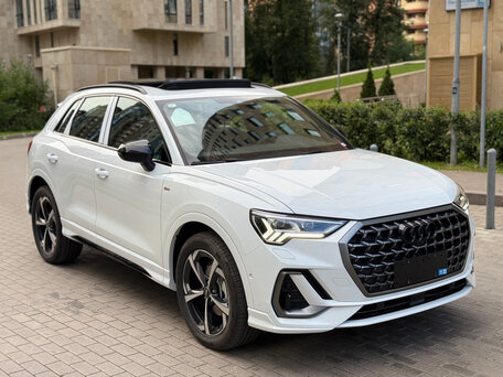 2026 Audi Q3 45 TFSI II (F3), белый, 4490000 рублей, вид 1
