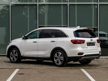 2019 Kia Sorento III Prime Рестайлинг, белый, 2435000 рублей, вид 4