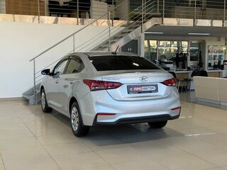 2017 Hyundai Solaris II, серебристый, 1199900 рублей, вид 4