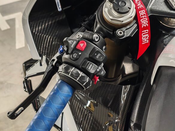 2023 BMW S 1000 RR, белый, 1945000 рублей - вид 19