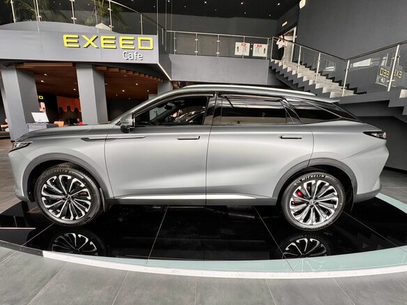 2025 Exeed RX, серый, 5148000 рублей - вид 3