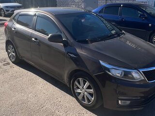 2016 Kia Rio III Рестайлинг, коричневый, 699000 рублей, вид 3