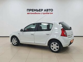 2013 Renault Sandero I, белый, 620000 рублей, вид 5