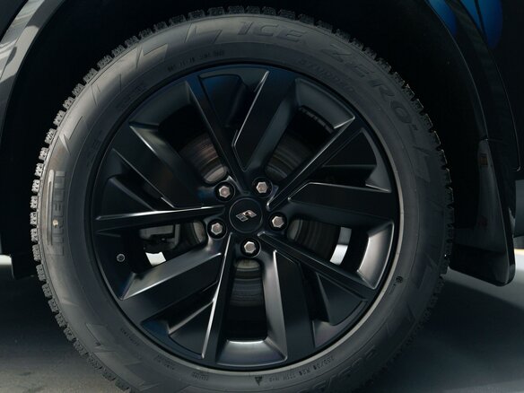 2025 Li Auto (Lixiang) L9 52.3 kWh I Рестайлинг, чёрный - вид 4