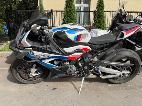 2021 BMW M 1000 RR, белый, 2377049 рублей, вид 2