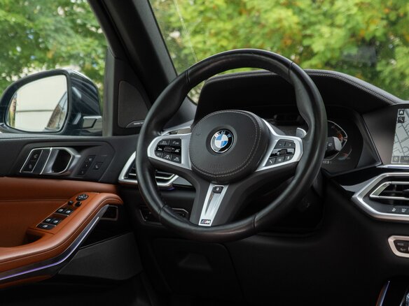 2022 BMW X5 40d IV (G05/G18), синий, 9790000 рублей - вид 25