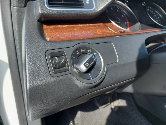 2012 Volkswagen Passat B7, белый, 1079000 рублей - вид 11