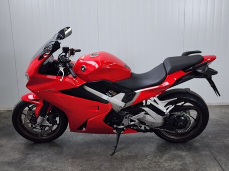 2015 Honda VFR 800, красный, 719000 рублей, вид 5