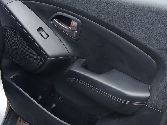 2014 Hyundai ix35 I Рестайлинг, серебристый, 1450000 рублей - вид 8