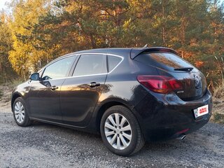 2011 Opel Astra J, чёрный, 650000 рублей, вид 3