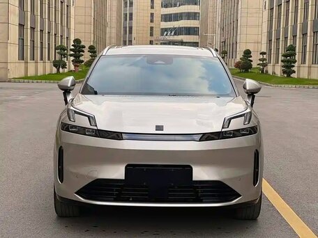 2025 Lynk & Co 08 39.8 kWh I, бежевый, 4100000 рублей, вид 5