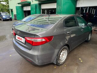 2014 Kia Rio 6-speed III, серый, 801000 рублей, вид 3