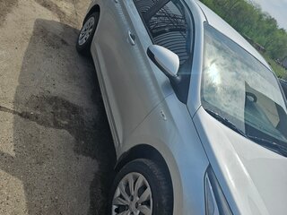 2018 Hyundai Solaris II, серебристый, 950000 рублей, вид 4