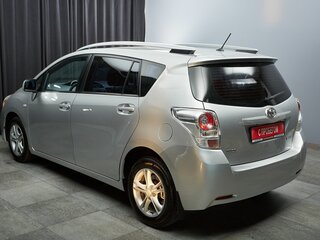 2010 Toyota Verso I, серебристый, 949000 рублей, вид 5