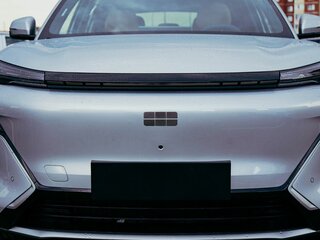 2026 Geely EX5 Гибрид EM-i, серебристый, 3974990 рублей, вид 2