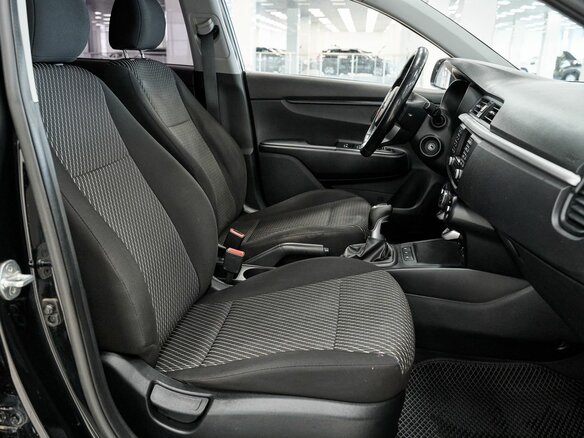 2018 Kia Rio IV, чёрный, 1100000 рублей - вид 15