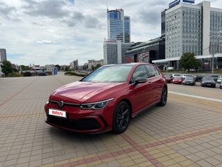 2021 Volkswagen Golf VIII, красный, 2399000 рублей, вид 2
