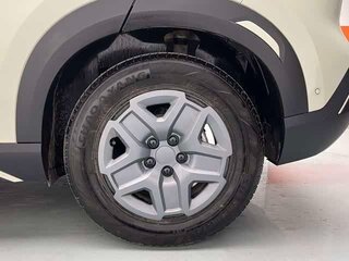 2024 BYD Yuan Up 45.12 kWh, бежевый, 1670202 рублей, вид 2