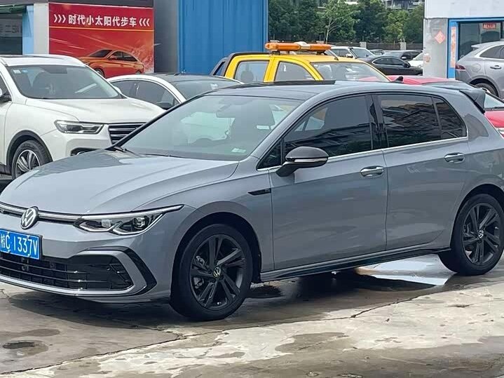 Открыть фотографии: Volkswagen Golf VIII