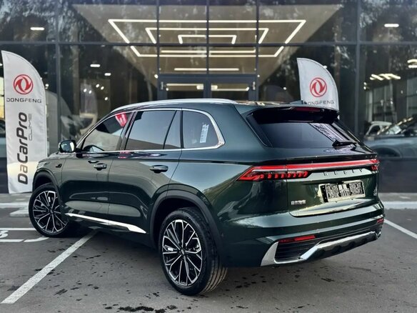 2026 Geely Monjaro (Xingyue L) I Рестайлинг 2 (China Market), зелёный, 4190000 рублей - вид 3
