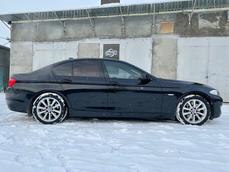 2010 BMW 5 серии 535i VI (F10/F11/F07), чёрный, 1999999 рублей, вид 3