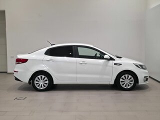 2017 Kia Rio III Рестайлинг, белый, 940000 рублей, вид 4