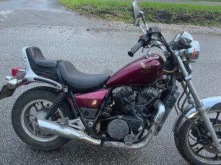 Honda NV 750