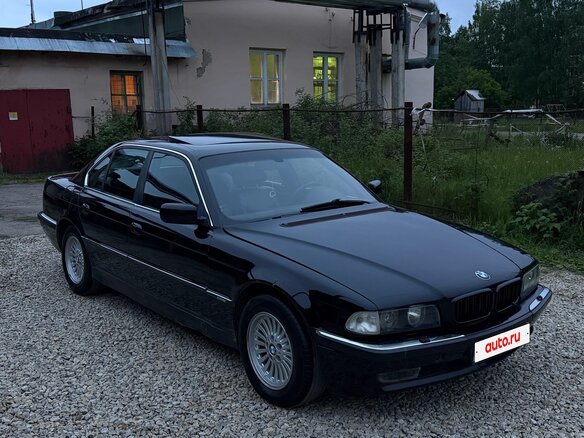 1998 BMW 7 серии 728i III (E38), чёрный, 400000 рублей - вид 2