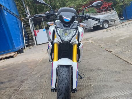 2019 BMW G 310 R, белый, 325000 рублей, вид 5