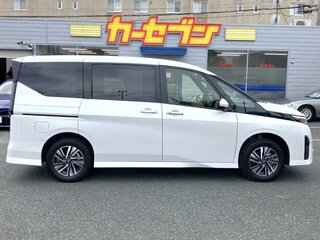 2023 Nissan Serena VI (C28), белый, 1980000 рублей, вид 4