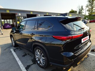 2022 Toyota Highlander IV (XU70), чёрный, 5350000 рублей, вид 5