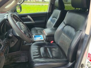 2013 Toyota Land Cruiser 200 Series Рестайлинг 1, белый, 4499900 рублей, вид 4