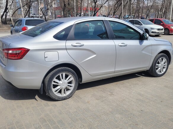2016 Lada (ВАЗ) Vesta I, серебристый, 840000 рублей - вид 1