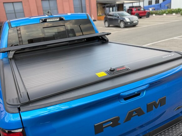 2021 Ram 1500 Crew Cab TRX V, синий, 10490000 рублей - вид 16