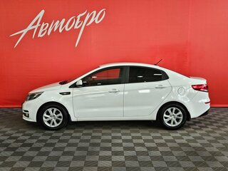 2016 Kia Rio III Рестайлинг, белый, 1049000 рублей, вид 2