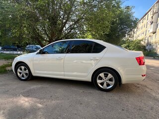2013 Skoda Octavia III (A7), белый, 1380000 рублей, вид 5