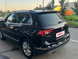 2017 Volkswagen Tiguan II, чёрный, 2200000 рублей, вид 5