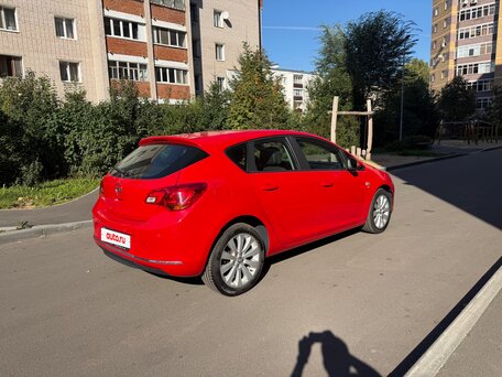 2013 Opel Astra J Рестайлинг, красный, 770000 рублей, вид 3