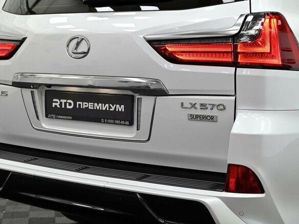 2018 Lexus LX 570 III Рестайлинг 2, белый, 9990000 рублей - вид 34